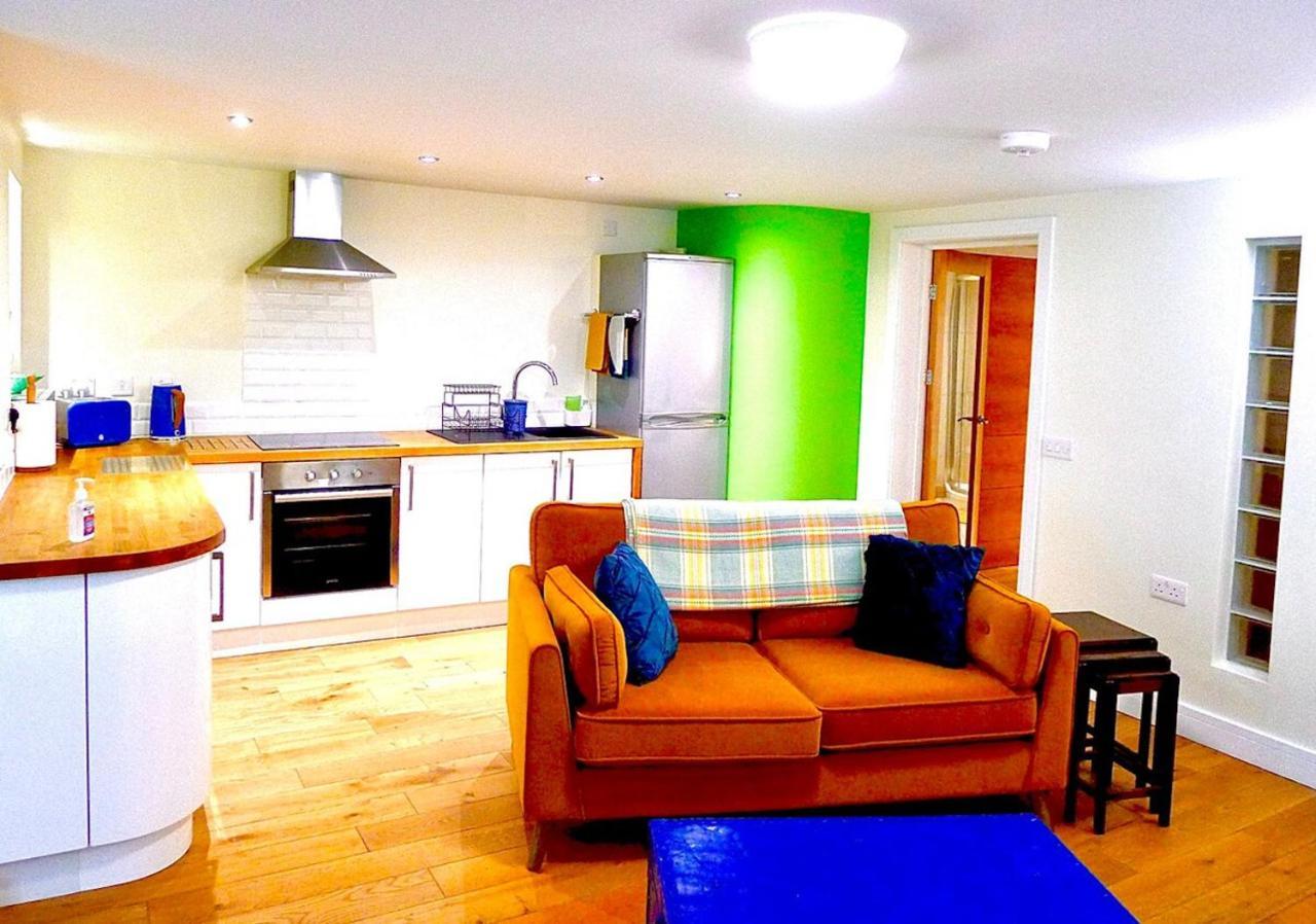 “Dragons Den” Centrally Located Modern Apartment Aberystwyth Bagian luar foto